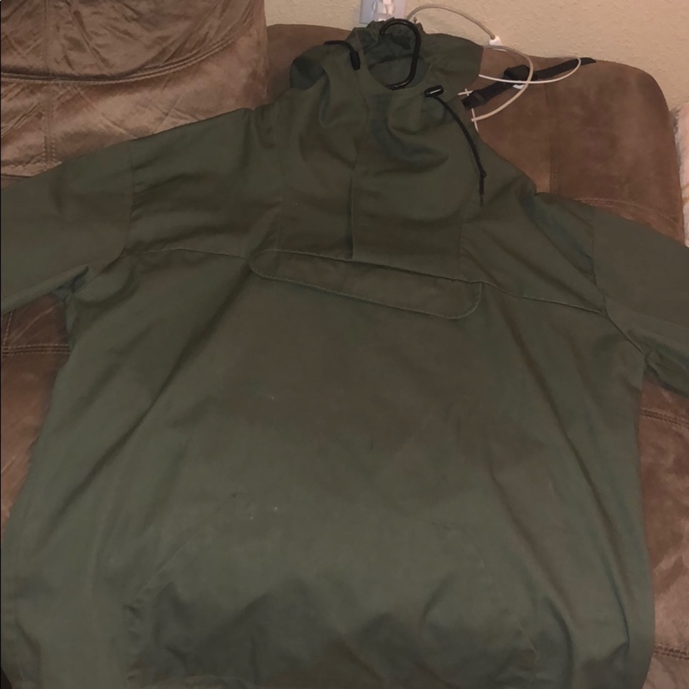 Green tactical pull over with front pocket